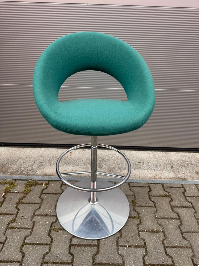 Artifort Nina barkruk, ook kuip in andere kleuren mogelijk, Ophalen, Draaibaar, 60 tot 90 cm, Hout