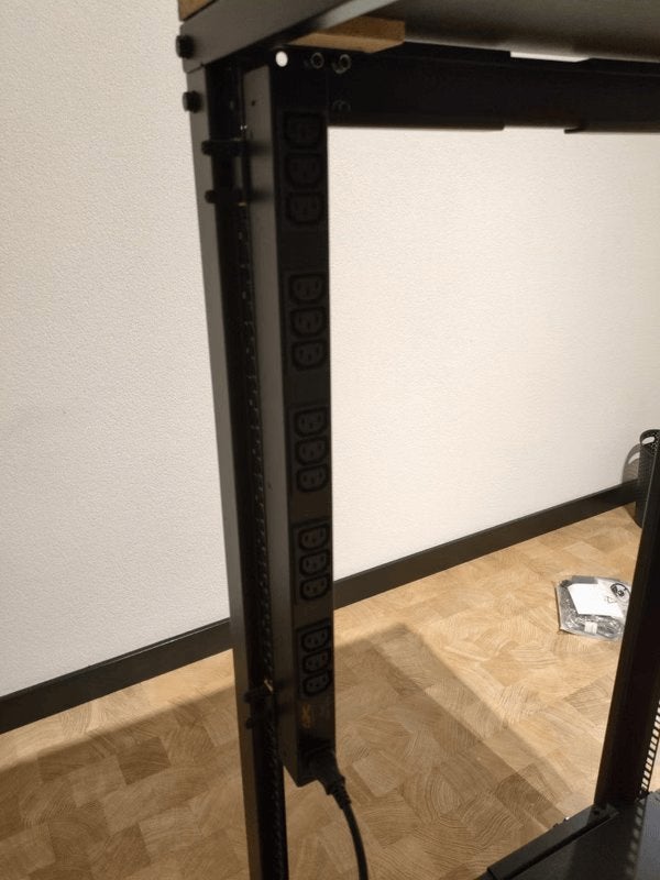 APC Basic Rack PDU, Computers en Software, Ophalen, Zo goed als nieuw
