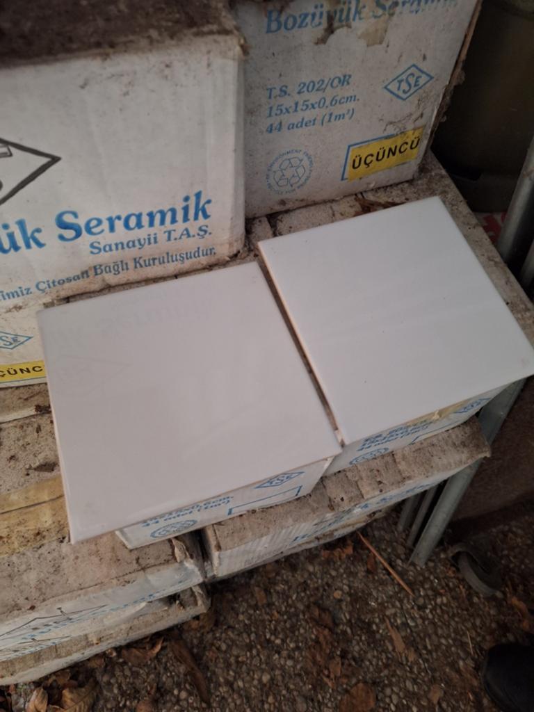 Witte muur/wand/ vloer tegels 15x15x 0,6, Ophalen, Minder dan 5 m², 20 tot 40 cm, Wandtegels
