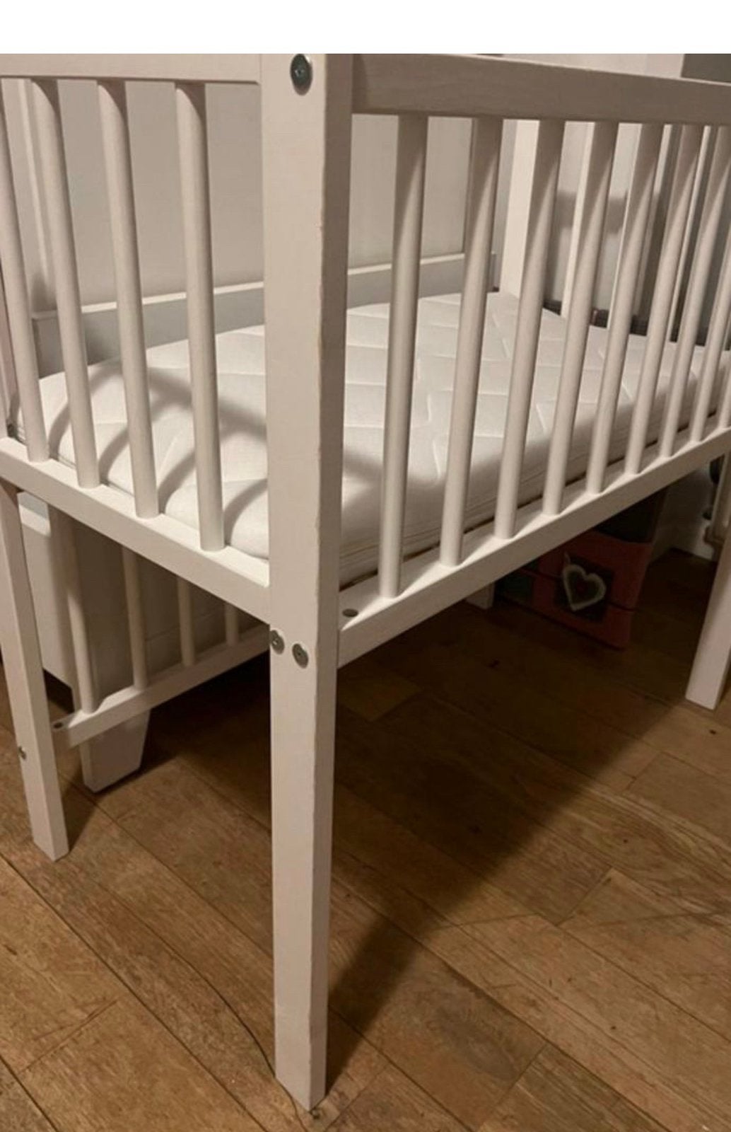 Wieg / co-sleeper bedside open 40x80 white wash, Kinderen en Baby's, Babywiegjes en Ledikanten, Ophalen of Verzenden, Zo goed als nieuw