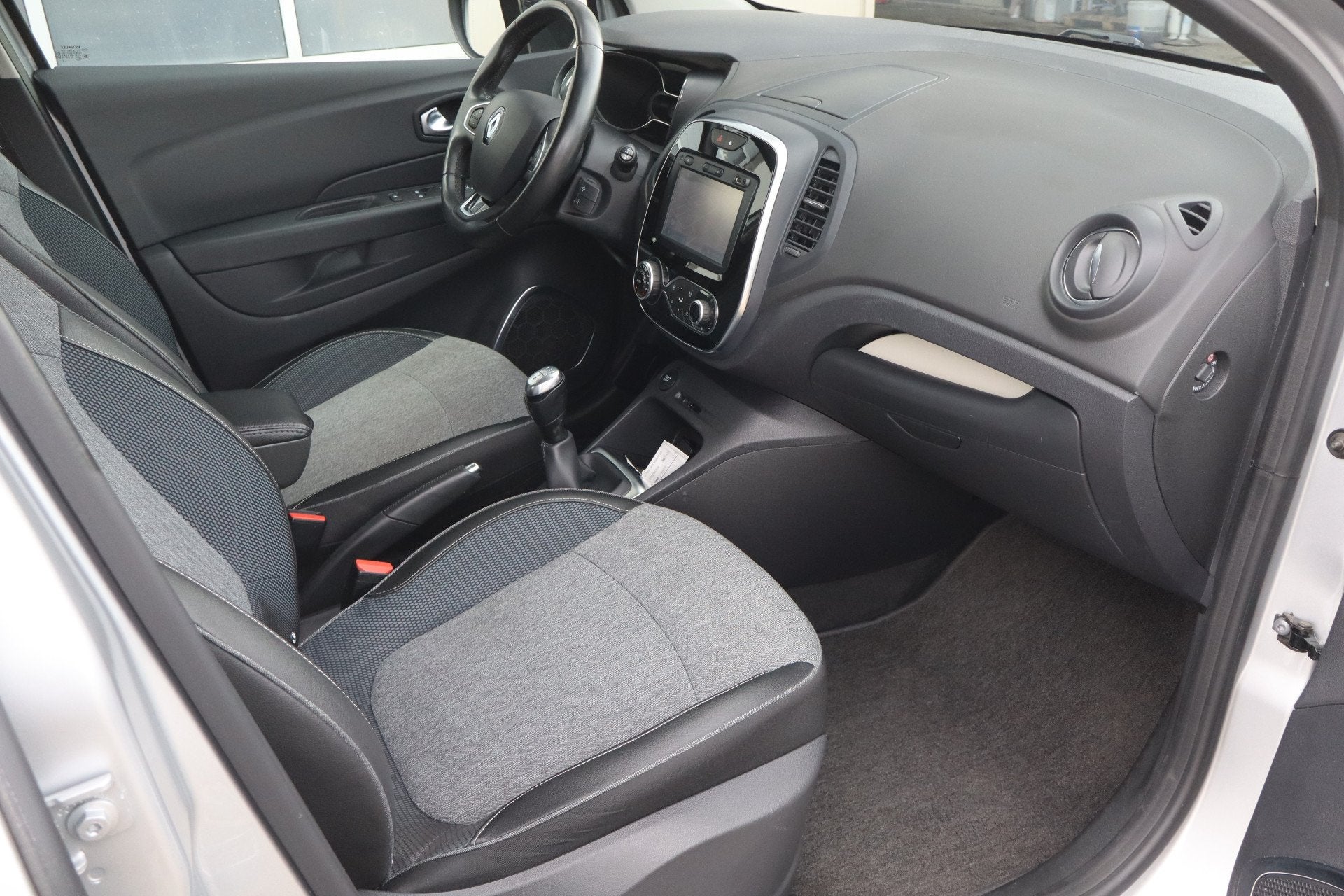 Renault Captur 0.9 TCe Intens Keyless E+S I Led I Climate, Auto's, 898 cc, Gebruikt, Euro 6, Handgeschakeld