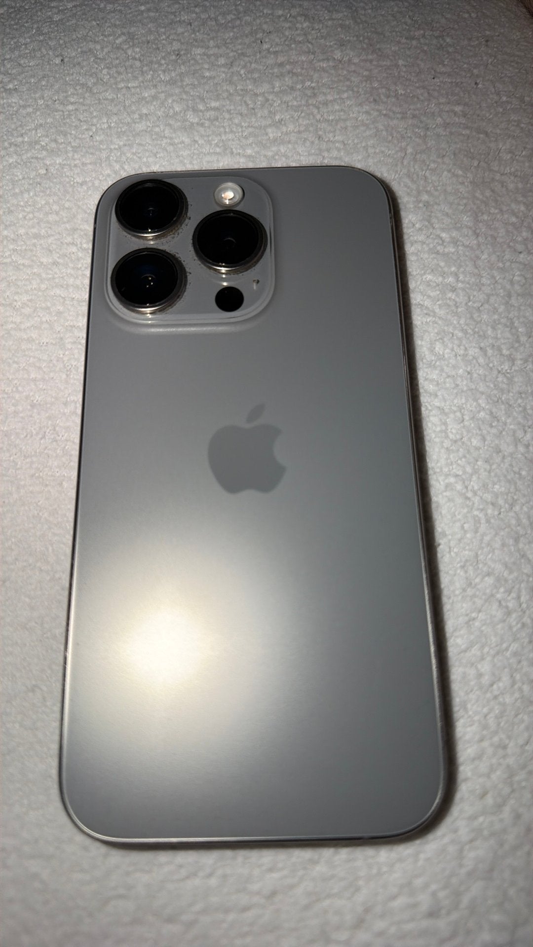 Foto 2 van Vaste prijs iPhone 15 Pro 128GB Grijs - met originele doosje