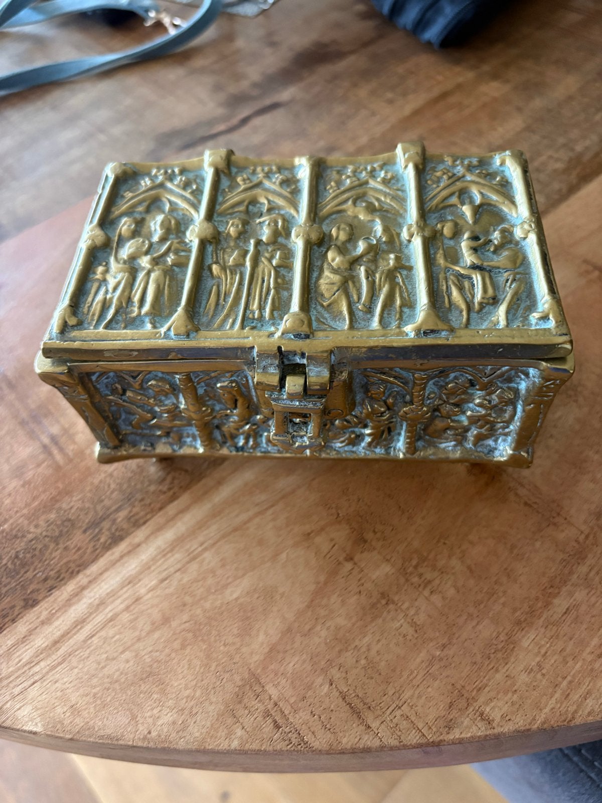 Antieke Bronzen Kistje met Reliëfs, Ophalen, Brons