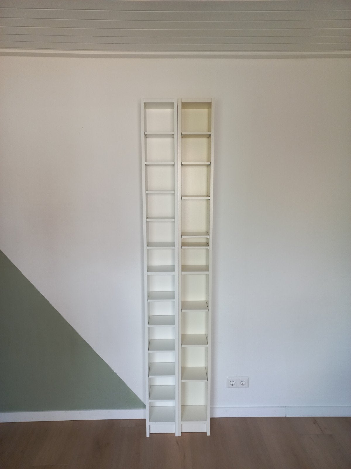 Gratis Ikea Gnedby Cd/dvd/boeken kasten 2x, Ophalen, Gebruikt, Hout, Cd's of Dvd's