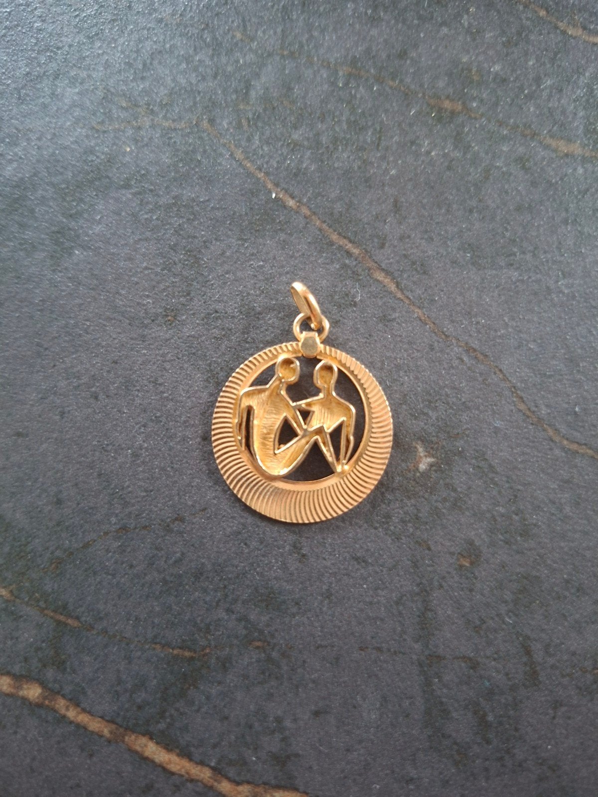 Fabiola gouden sterrenbeeld hanger., Overige voorstellingen, Ophalen of Verzenden, Zo goed als nieuw, Goud