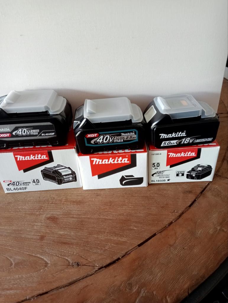 Orginele nieuwe Makita batterijen 40v 4ah  2.5ah  En 18v 5ah, Ophalen of Verzenden, Nieuw