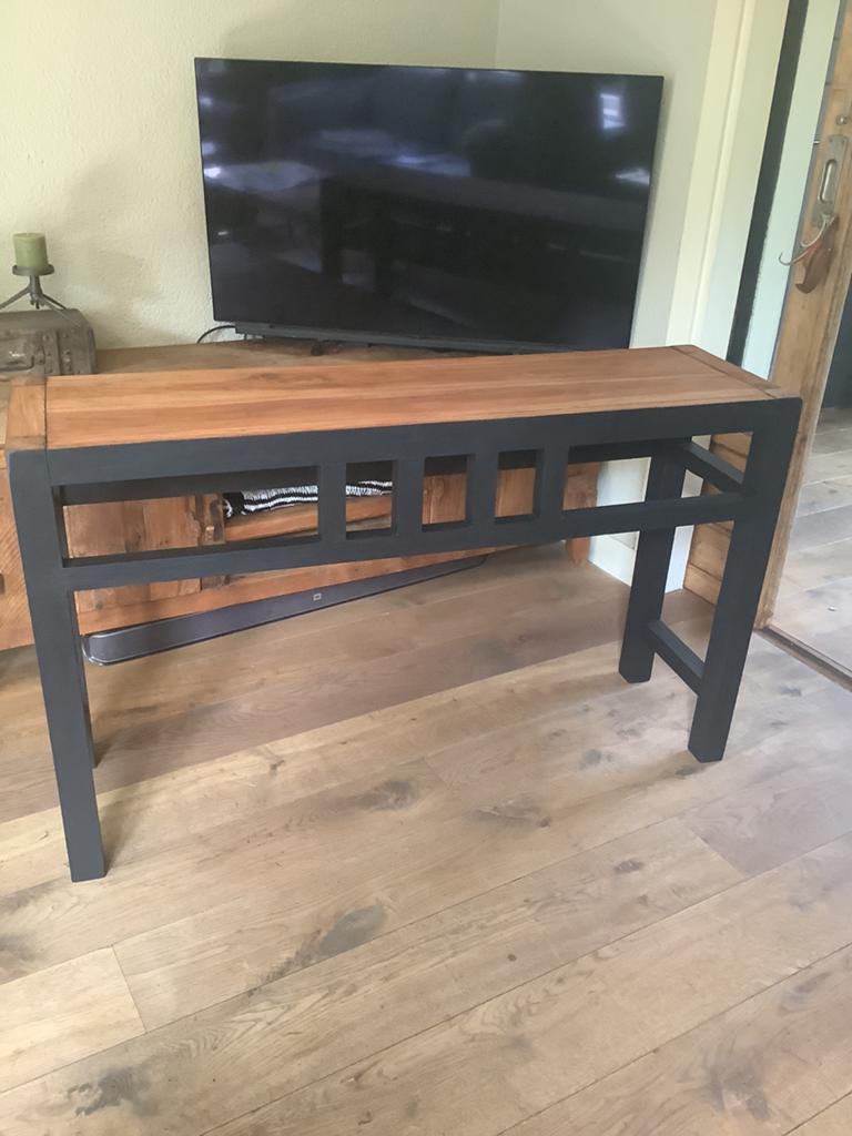 Sidetable matzwart massief Teak blad groot €95, Huis en Inrichting, Tafels | Sidetables, Ophalen, 200 cm of meer, Zo goed als nieuw