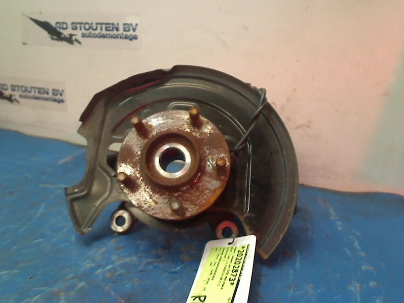 Fusee Rechts Voor Nissan Leaf (ZE0) (2013-02/2017-12)