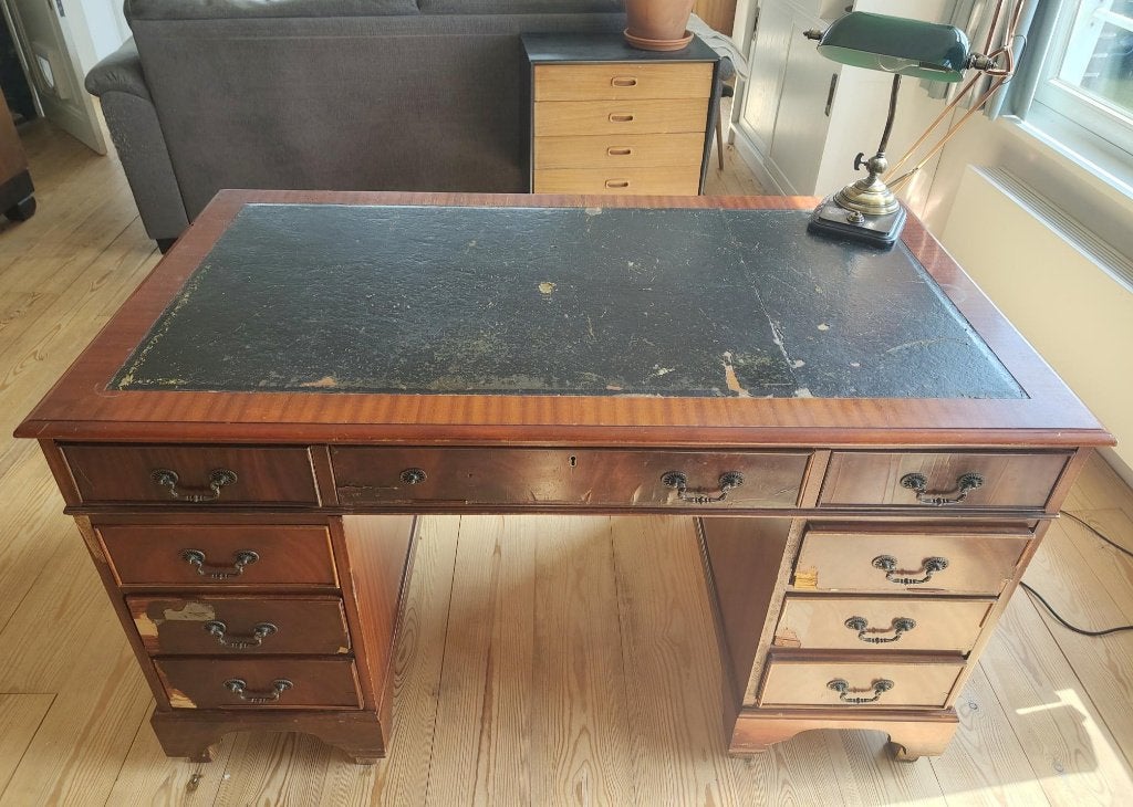 Klassiek Engels chesterfield bureau partner desk, Antiek en Kunst, Ophalen