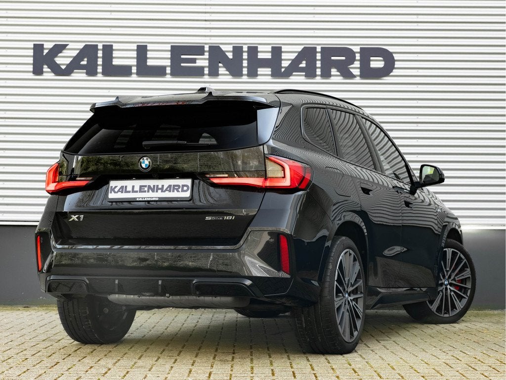 BMW X1 sDrive18i M-Sport Pro - Pano - Memoryzetel - Trekhaak, Auto's, BMW, 12 maanden, 136 pk, Gebruikt, Zwart