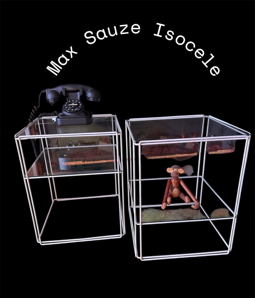 Isocele bijzettafel ontworpen by Franse ontwerper Max Sauze, Ophalen