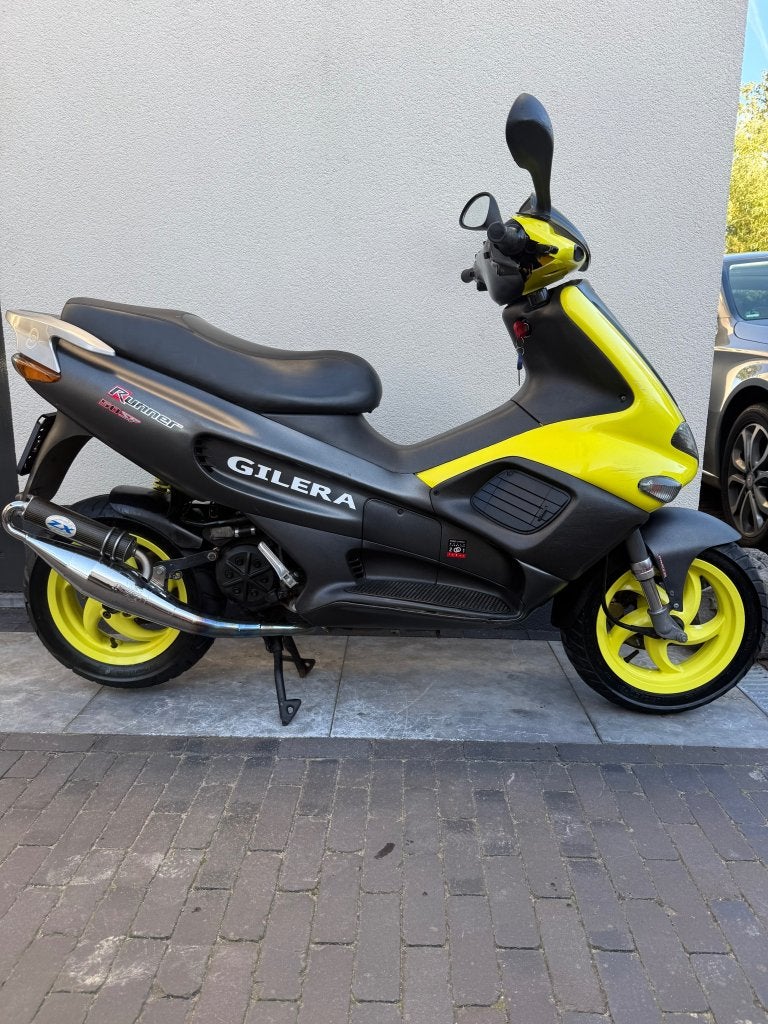 ⭐️Gilera runner sp pro geel opaco Brom nette staat ⭐️, Fietsen en Brommers, Niet ingevuld, Niet ingevuld, Niet ingevuld