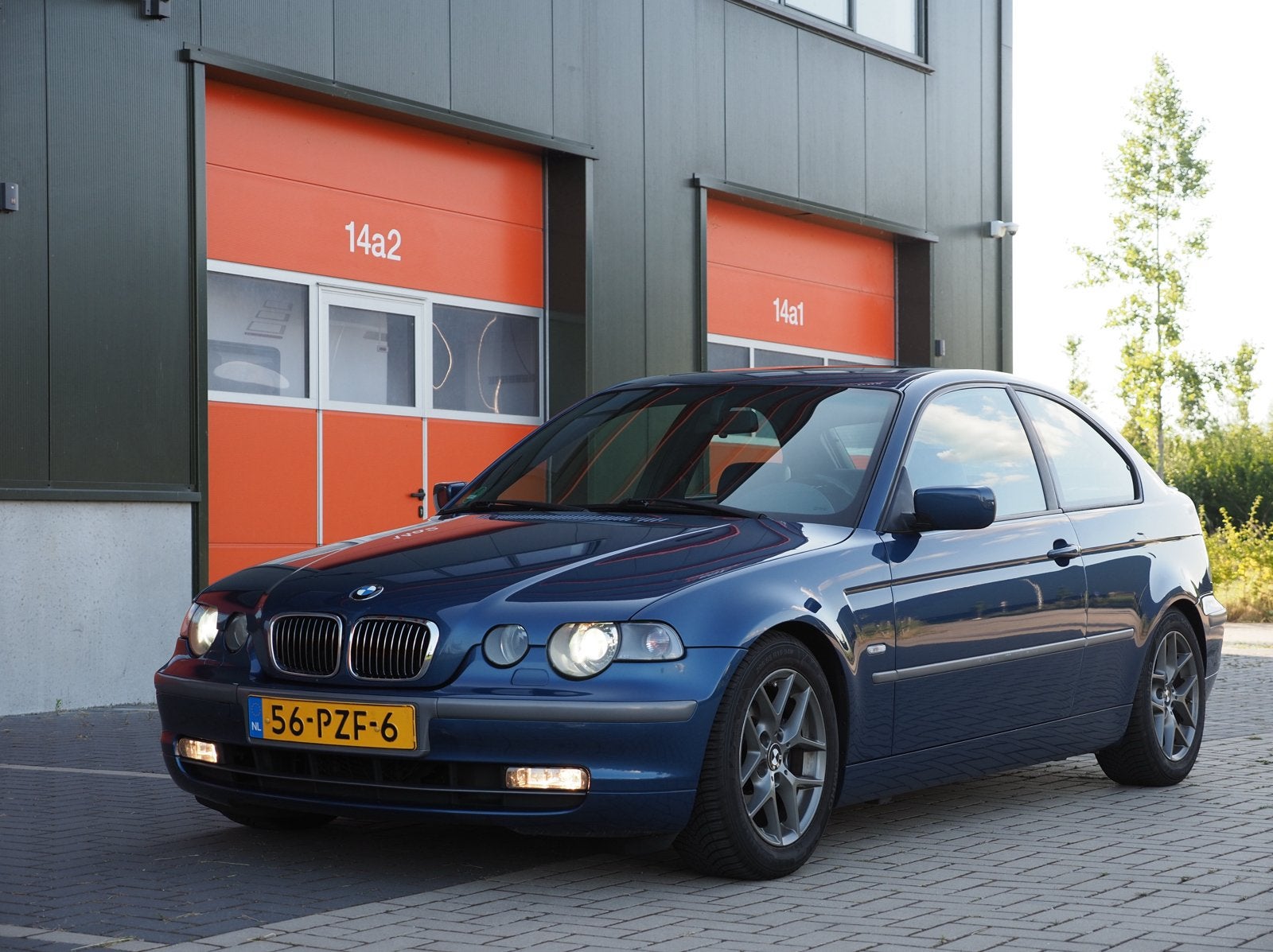 BMW 325 ti Compact e46 AUT 2002, Automaat, Achterwielaandrijving, Leder en Stof, 11 km/l