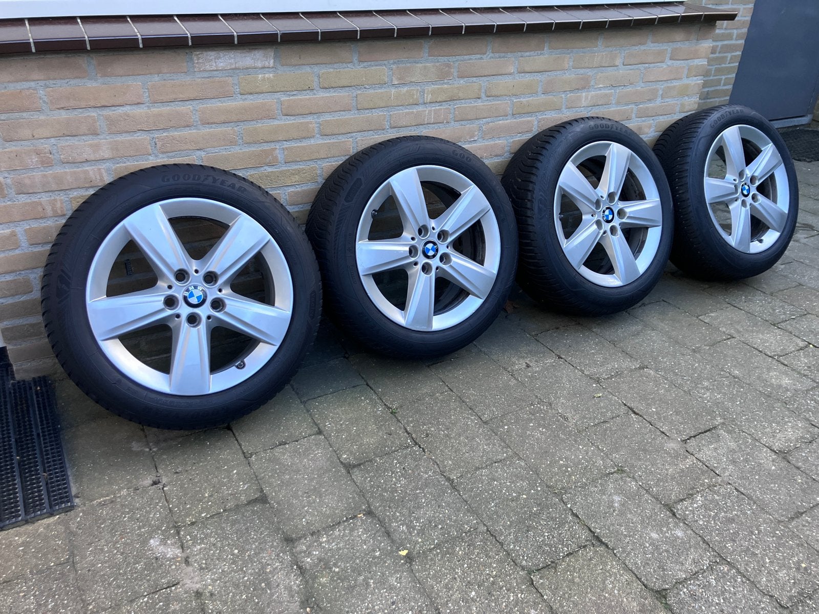 BMW 2 Serie F45/F46 17” All-Season, Ophalen, Gebruikt, Banden en Velgen, 17 inch
