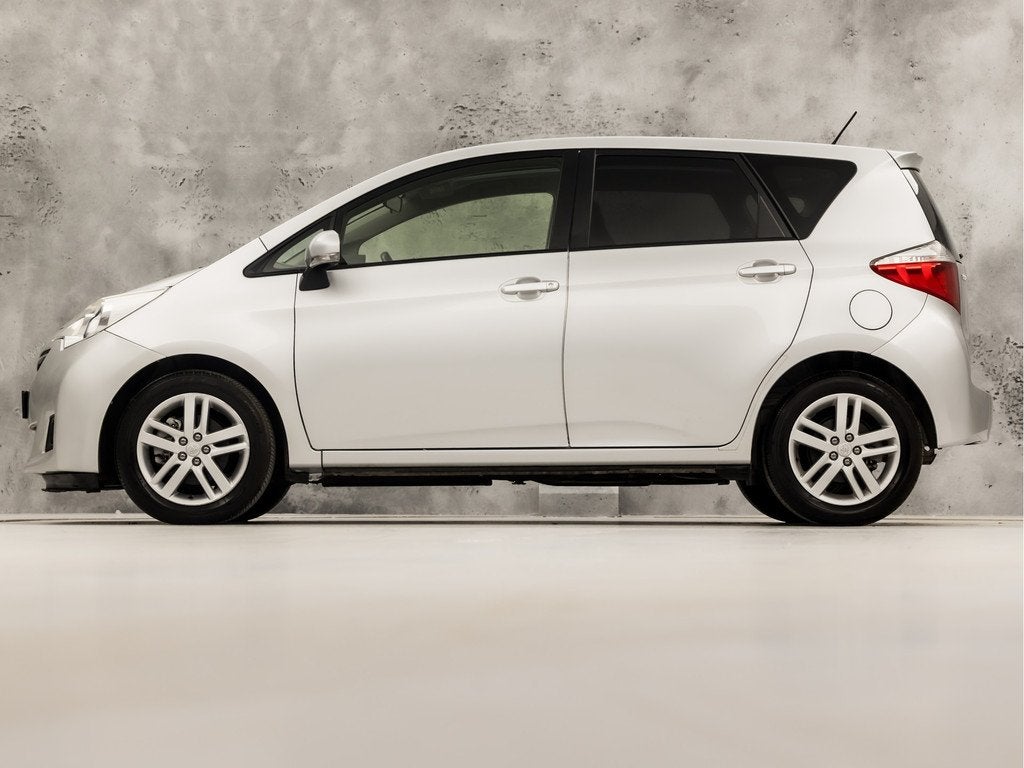 Toyota Verso-S 1.3 VVT-i Dynamic Automaat (PANORAMADAK, NAVI, Stof, Gebruikt, Zwart, 4 cilinders