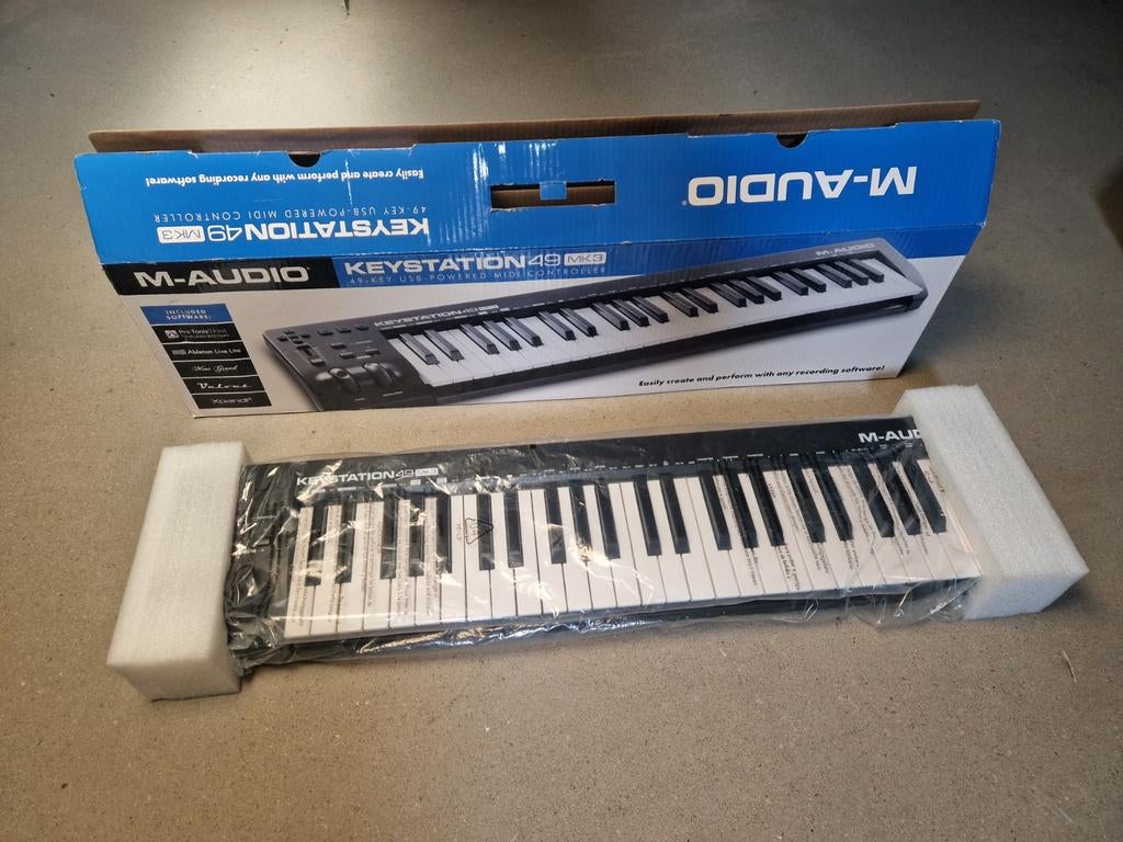 M-Audio Keystation 49 MK3 MIDI Keyboard Controller, Ophalen of Verzenden, Zo goed als nieuw, Midi-aansluiting, 49 toetsen