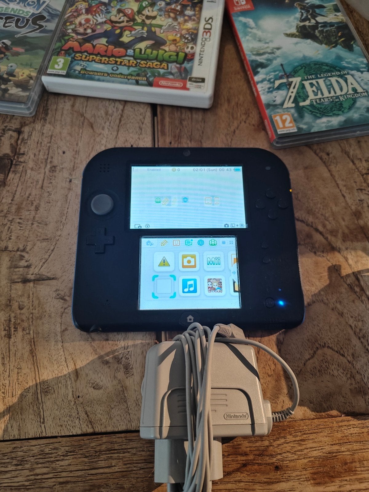Nintendo 2DS Zwart met oplader en games, Spelcomputers en Games, Ophalen, Met games, Zwart, 2DS