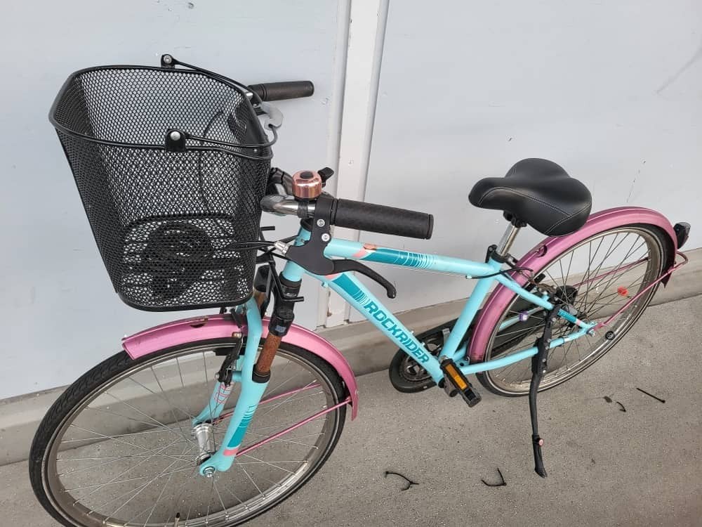 Rockrider kinderfiets 26 inch met mandje, Fietsen en Brommers, 26 inch of meer, Gebruikt, Velgrem, Ophalen of Verzenden
