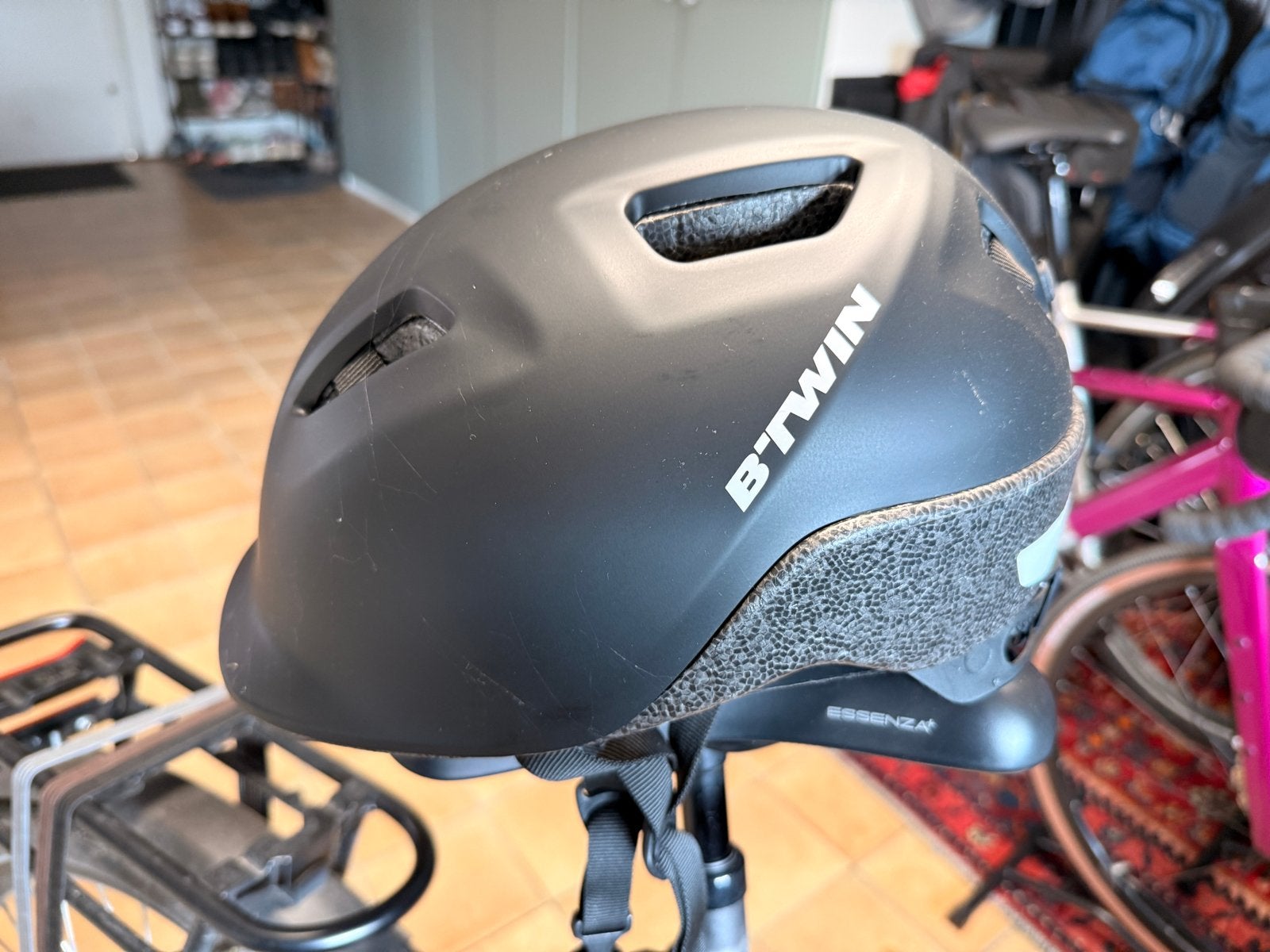B'Twin fietshelm maat M - Zwart, Ophalen of Verzenden, Gebruikt, M, Heer of Dame