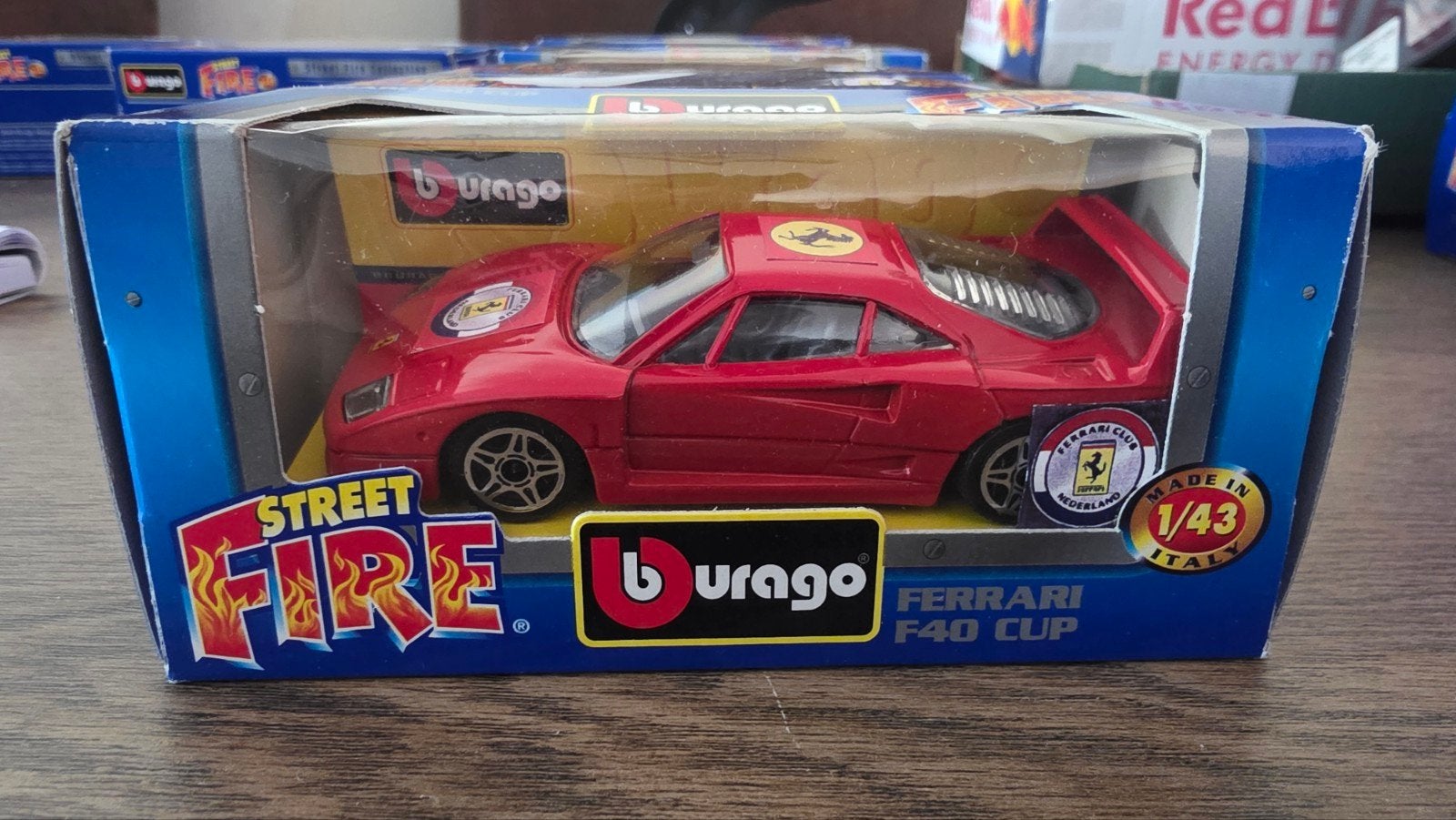 Zeldzame Bburago Ferrari F40 1:43 Ferrari Club NL editie, Ophalen of Verzenden, Nieuw, Auto, Overige merken