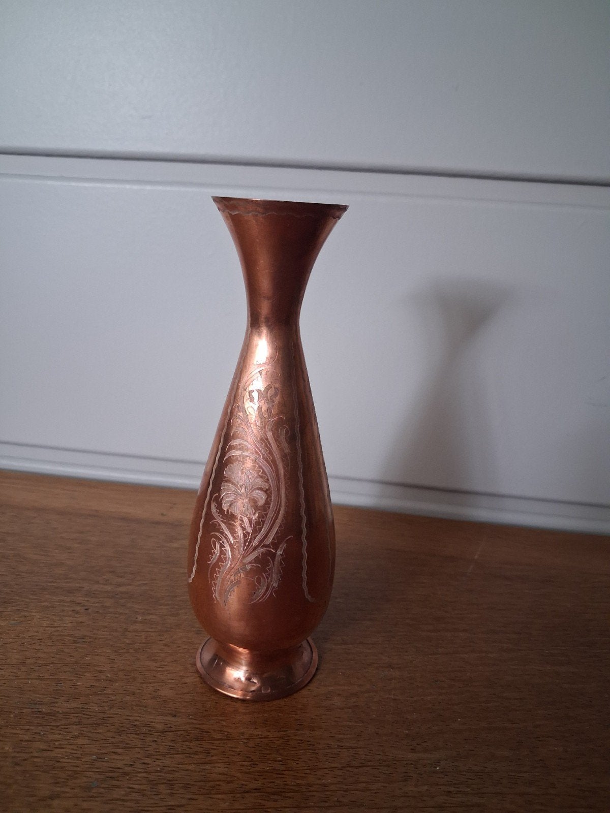 Koperen vaasje met sierlijke gravures, 17 cm hoog, Ophalen of Verzenden