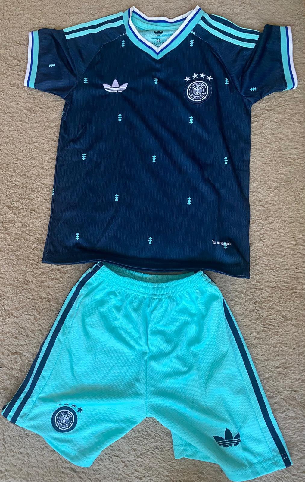 Germany wc short and jersey, Ophalen, Zo goed als nieuw, Jongetje of Meisje, Broekje