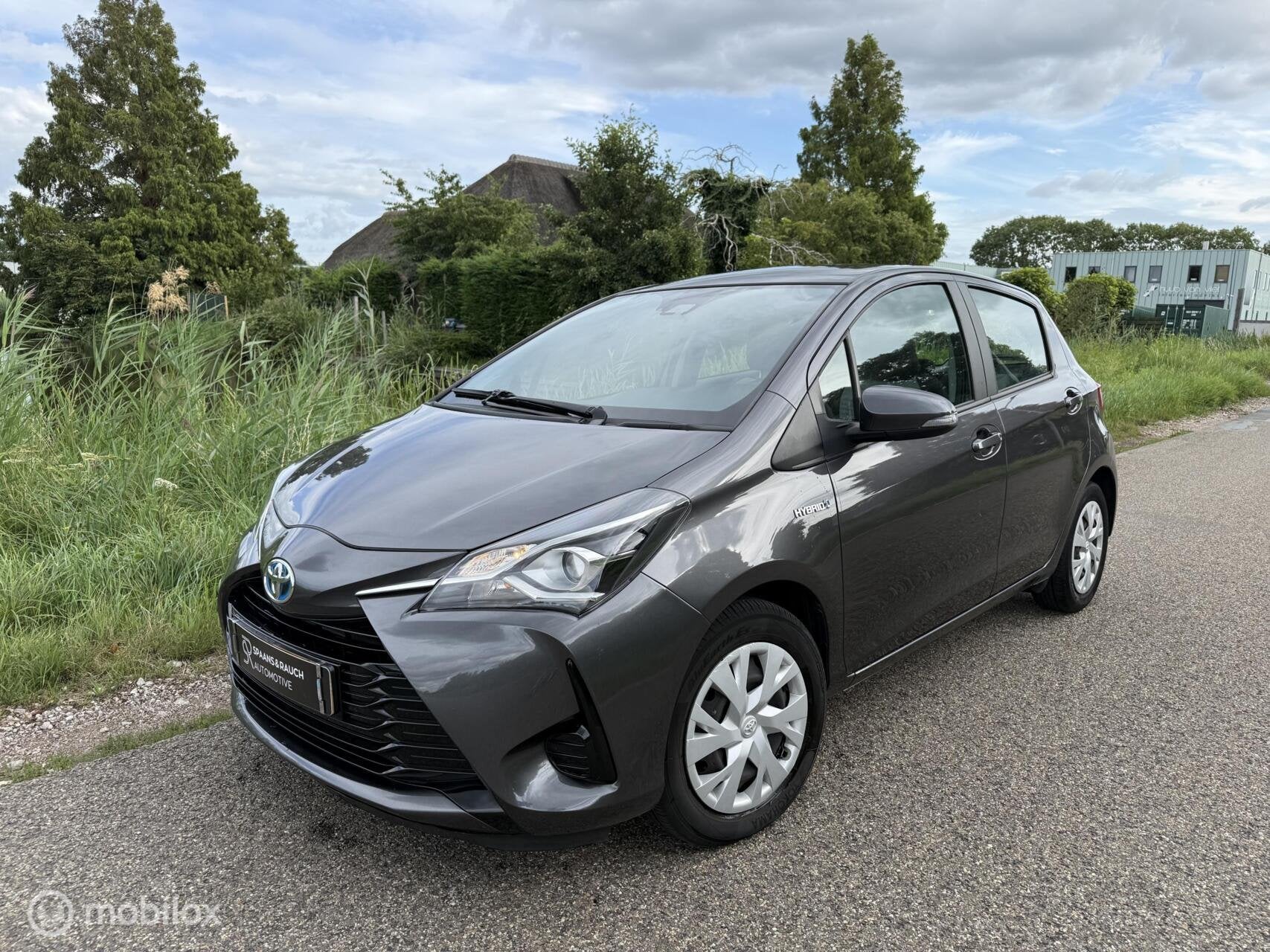 Toyota Yaris 1.5 Hybrid Dynamic / Invalide Auto / Cam / Navi, Auto's, 4 cilinders, Origineel Nederlands, Bedrijf, Hybride Elektrisch/Benzine