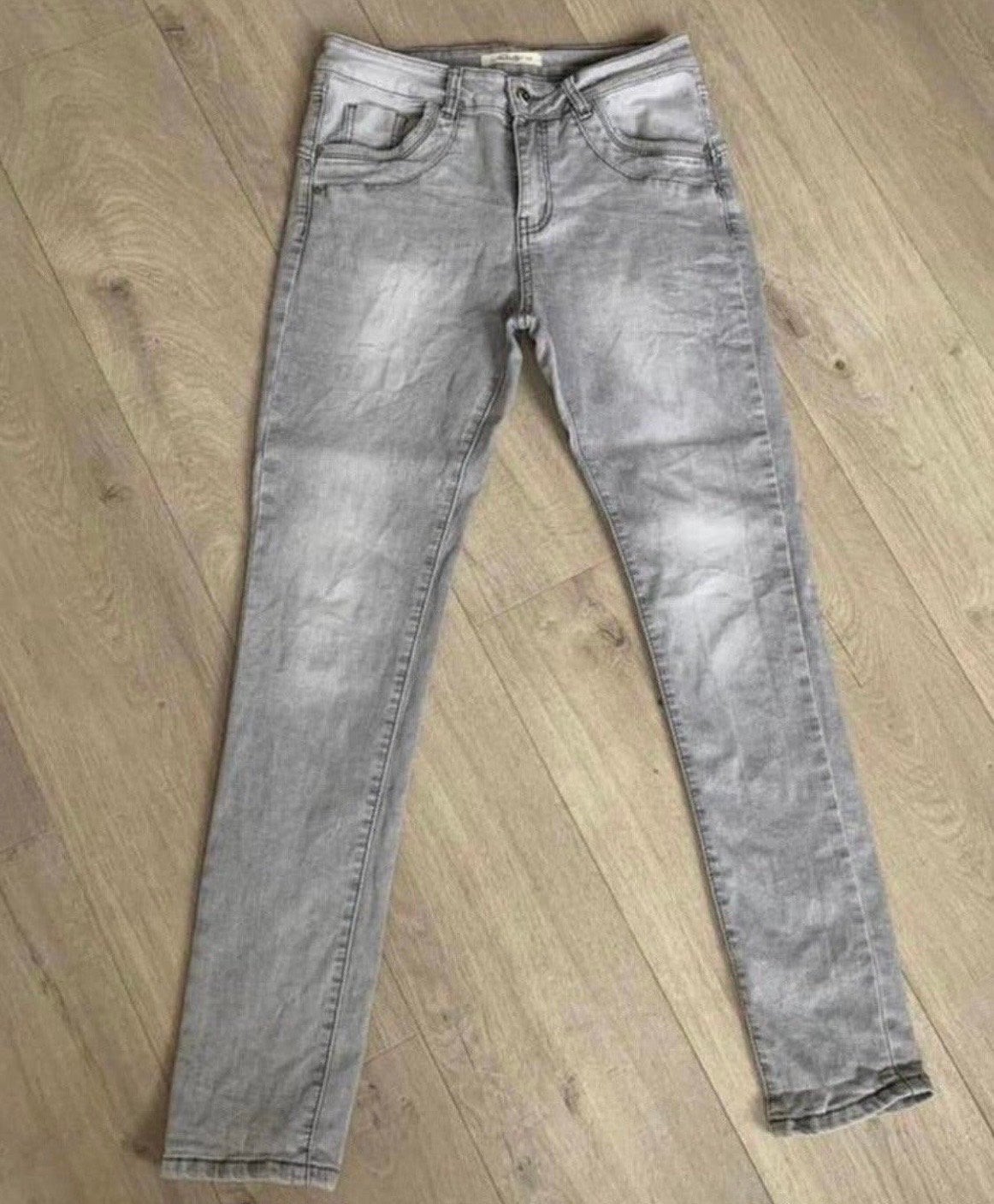 Lichtgrijze Sweet Jewelly jeans - Maat 36 - ZGAN, Ophalen of Verzenden, Zo goed als nieuw, Grijs, W28 - W29 (confectie 36)