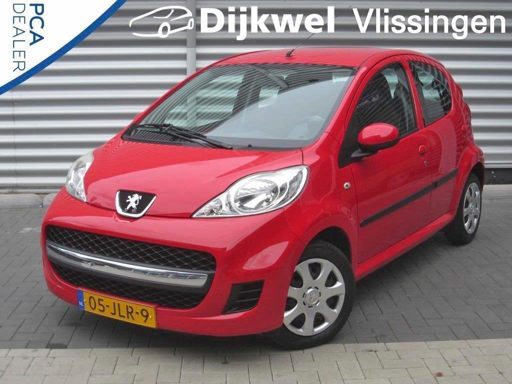 Peugeot 107 1.0i 12V Sublime 5-drs Airco Nieuwe APK, Stof, Gebruikt, 4 stoelen, 68 pk