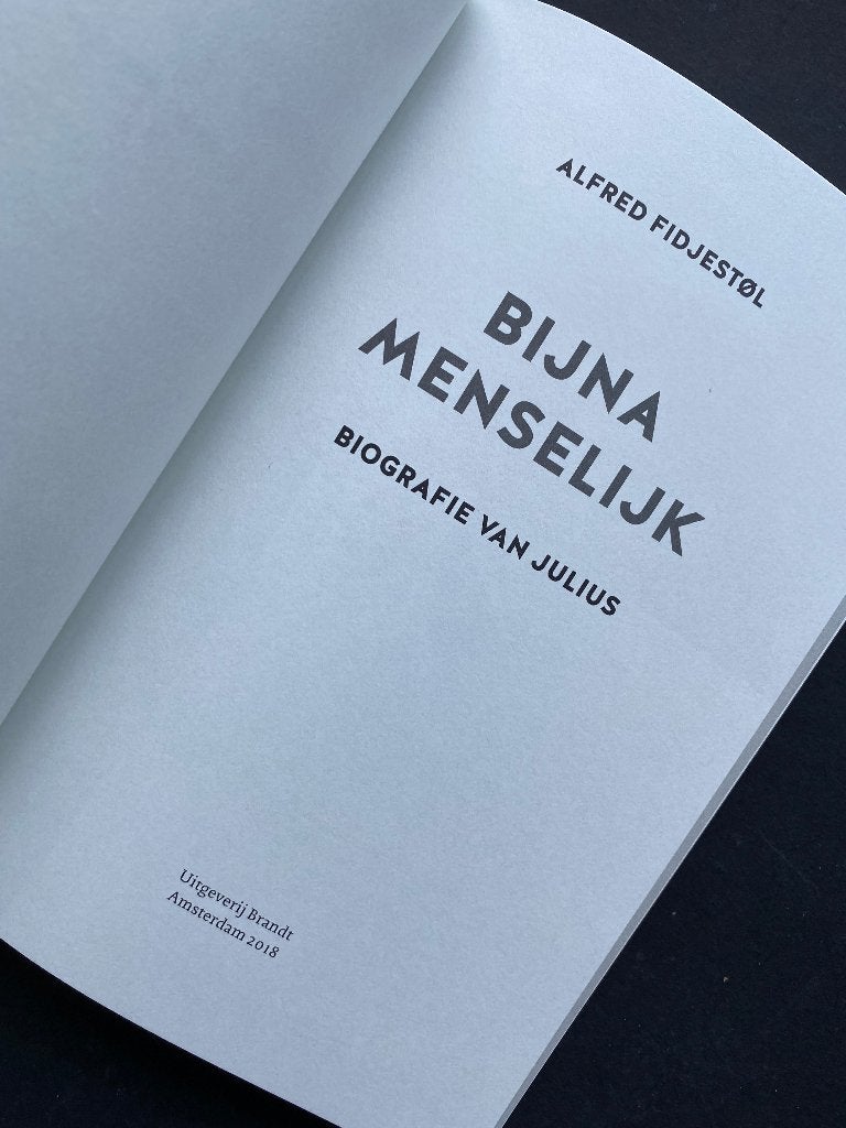 Bijna menselijk, biografie van Julius / 2018 / Nieuw, Ophalen of Verzenden, Nieuw, Overige diersoorten