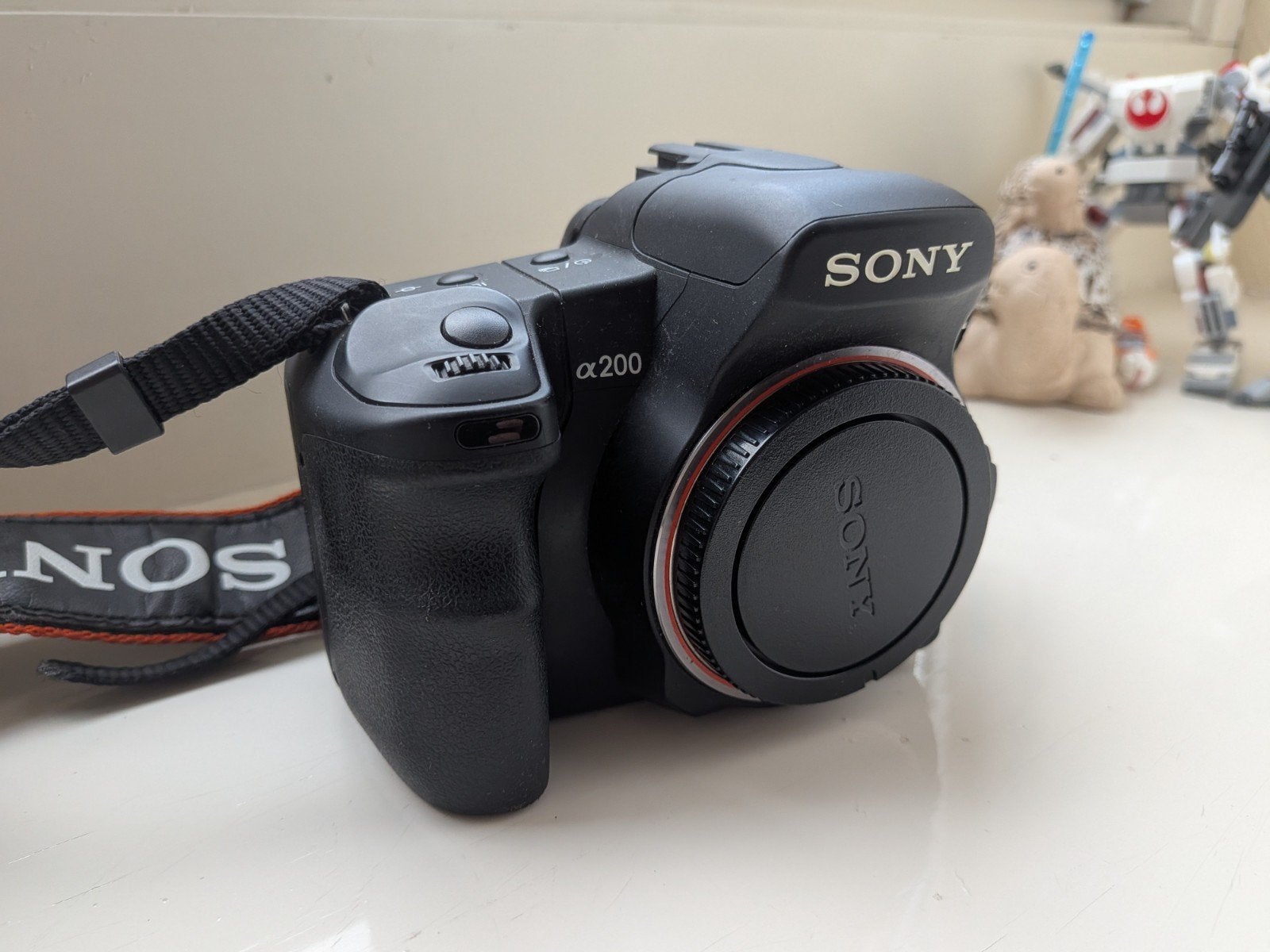 Sony Alpha A200 Spiegelreflexcamera met 8GB geheugenkaart, Audio, Tv en Foto, Fotocamera's Digitaal, Zo goed als nieuw, Spiegelreflex