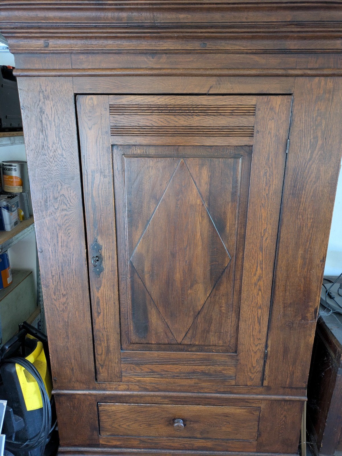 Antieke Eikenhouten Kast met Lade en Snijwerk, Antiek en Kunst, Ophalen