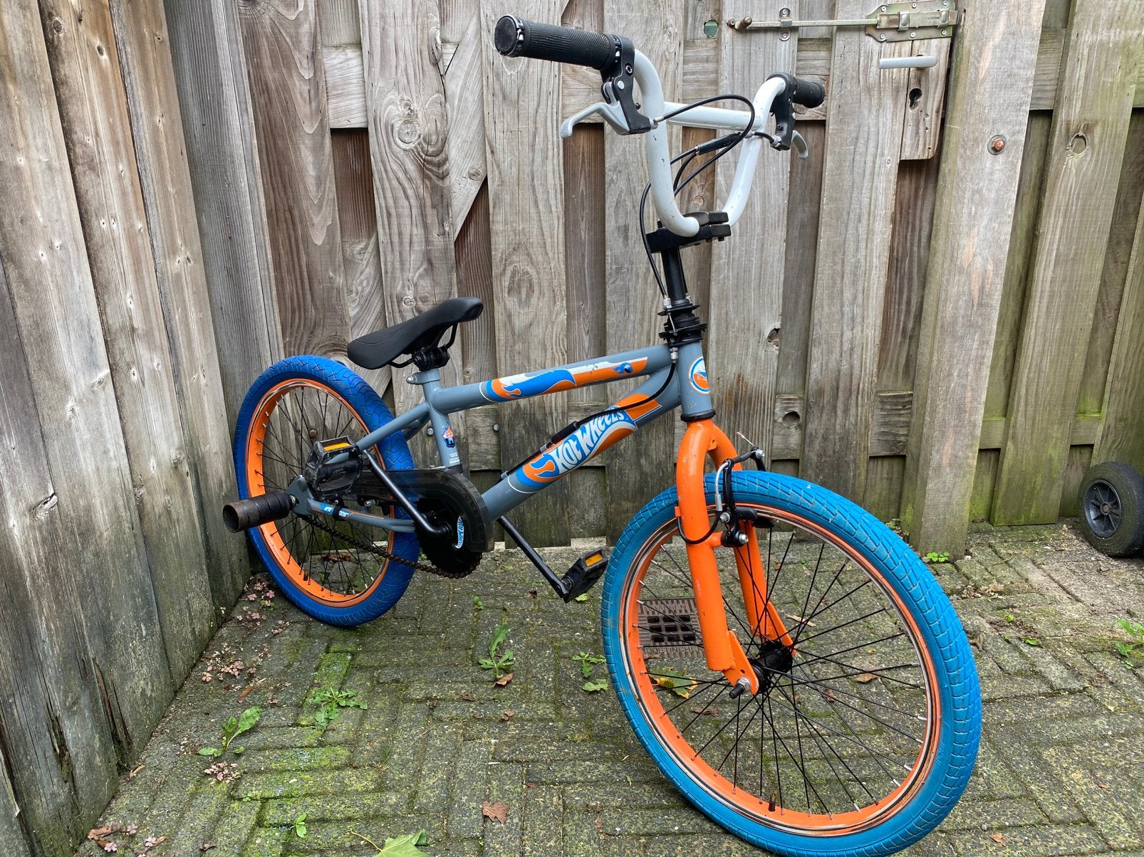 Hotwheel stuntfiets, Ophalen, Zo goed als nieuw, Staal, Minder dan 16 inch