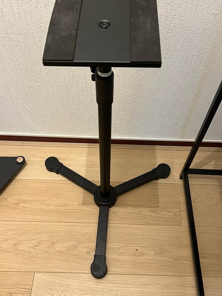 Monitor standaards ( 2 verschillende), Muziek en Instrumenten, Standaards, Ophalen, Zo goed als nieuw