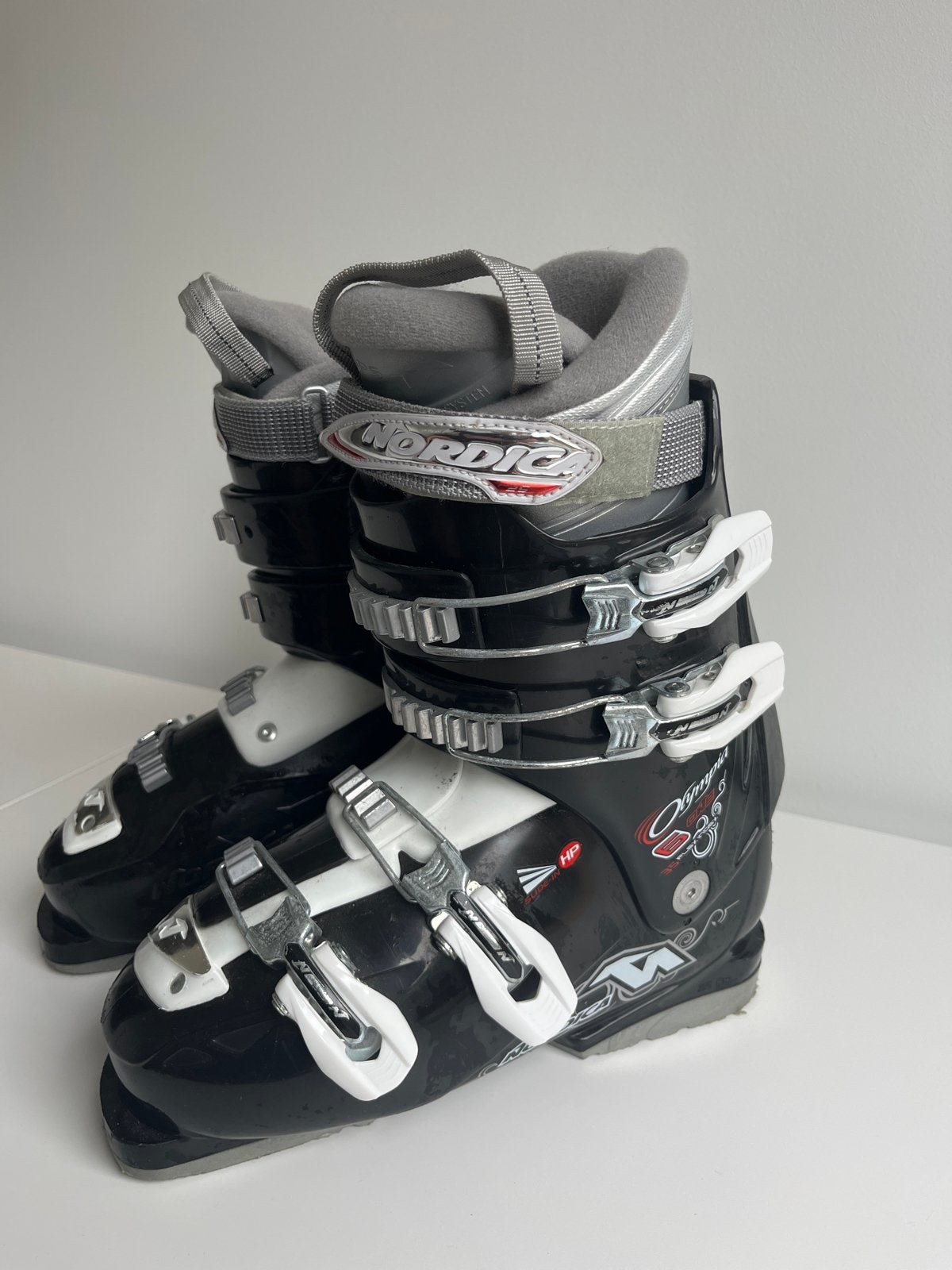Nordica Olympia One 6 skischoenen maat 25/25.5, Sport en Fitness, Ophalen, 160 tot 180 cm, Gebruikt, Schoenen