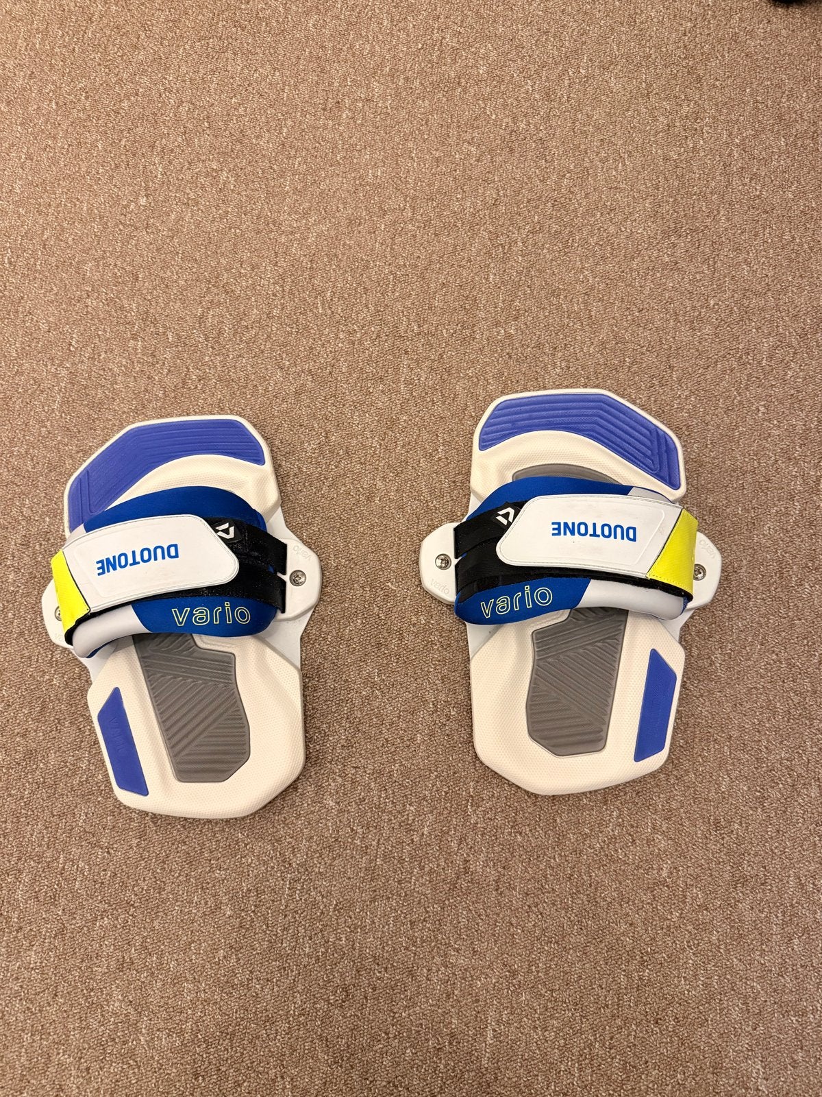Duotone Vario kite bindingen m-xl in nieuwstaat, Watersport en Boten, Kitesurfen, Ophalen of Verzenden, Zo goed als nieuw, Binding