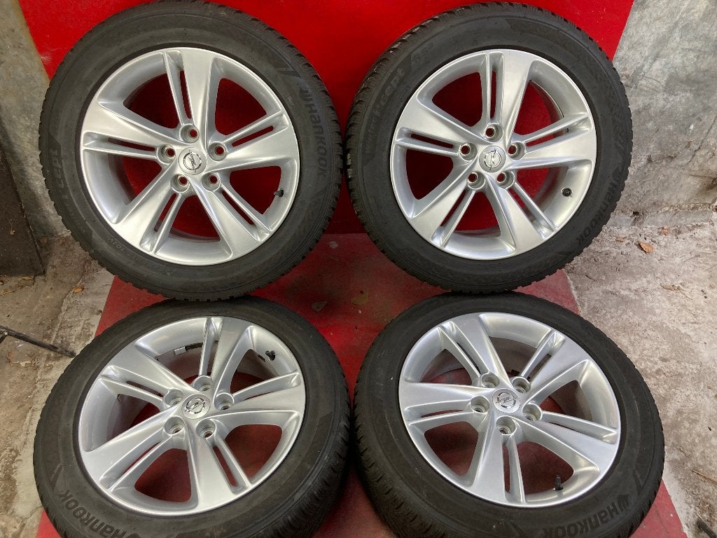 Winterbanden Opel Insignia 225/55R17, Auto-onderdelen, Gebruikt, ., Banden en Velgen, 17 inch