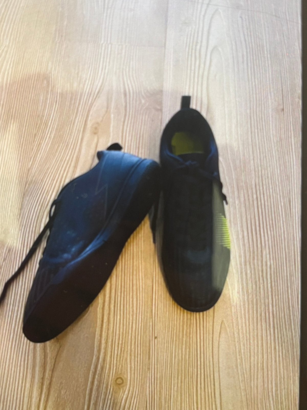 40 maat zaalvoetbal schoenen, Sport en Fitness, Ophalen, Zo goed als nieuw, Schoenen