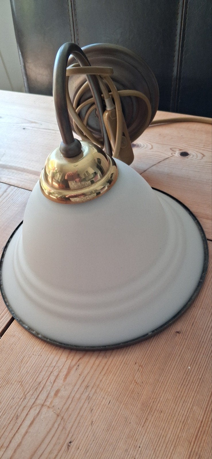 Vintage Wandlamp met Melkglas Kap en Schakelaar, Gebruikt, Verzenden, E27 (groot), Met schakelaar