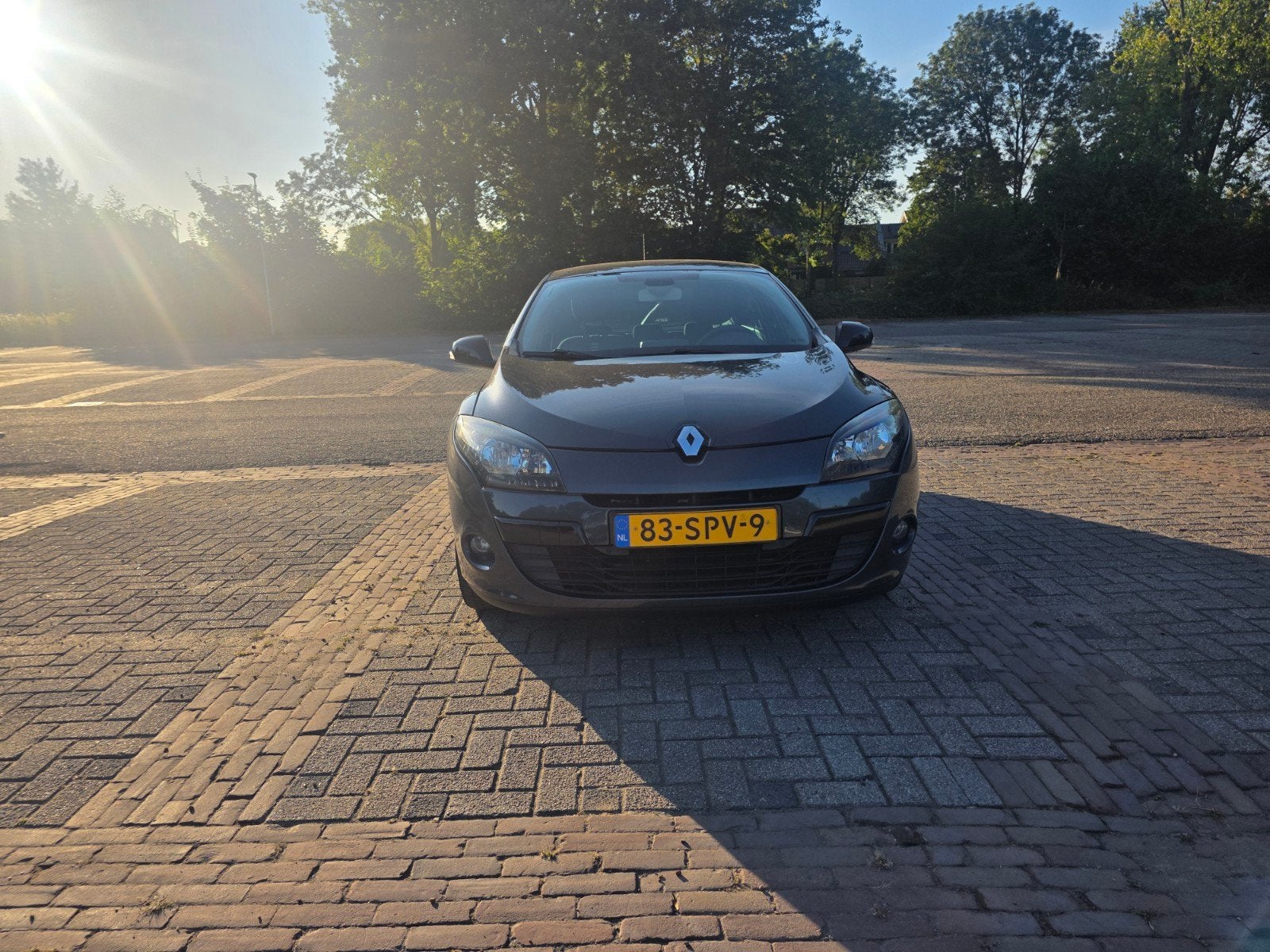 Renault Mégane 1.6 16V 81KW HB 2011 Grijs, Auto's, Renault, Stof, 4 cilinders, Navigatiesysteem, Handgeschakeld