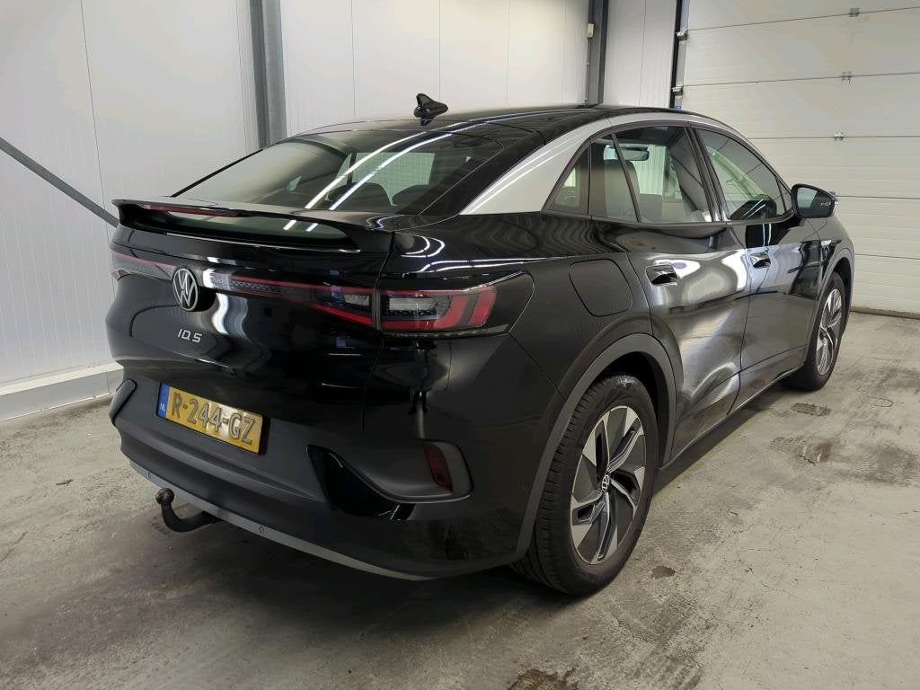Volkswagen ID.5 Pro 77 kWh Soh 96.3% 1Eig Trekhaak Warmtepom, Auto's, Automaat, Achterwielaandrijving, 492 km, Zwart