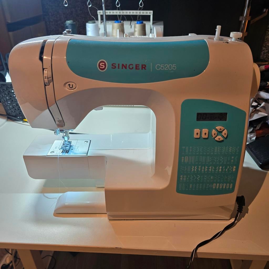 Singer Naaimachine C5205 - Zo goed als nieuw, Ophalen, Zo goed als nieuw, Naaimachine, Singer