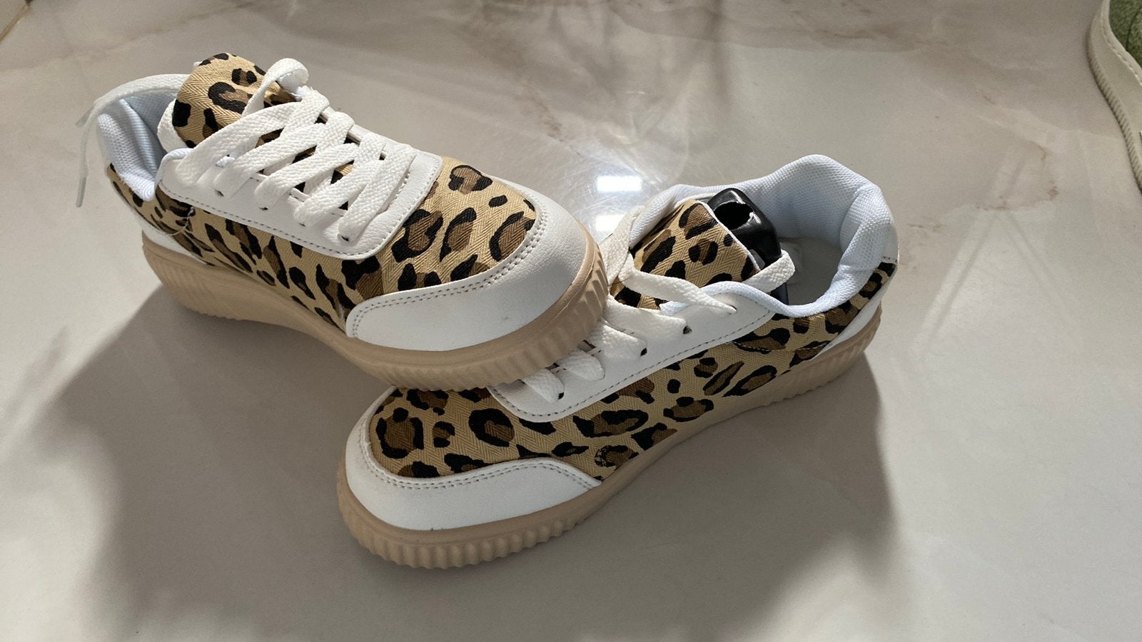 Leuke Dames sneakers, Wit, Nieuw, Ophalen of Verzenden, Sneakers of Gympen