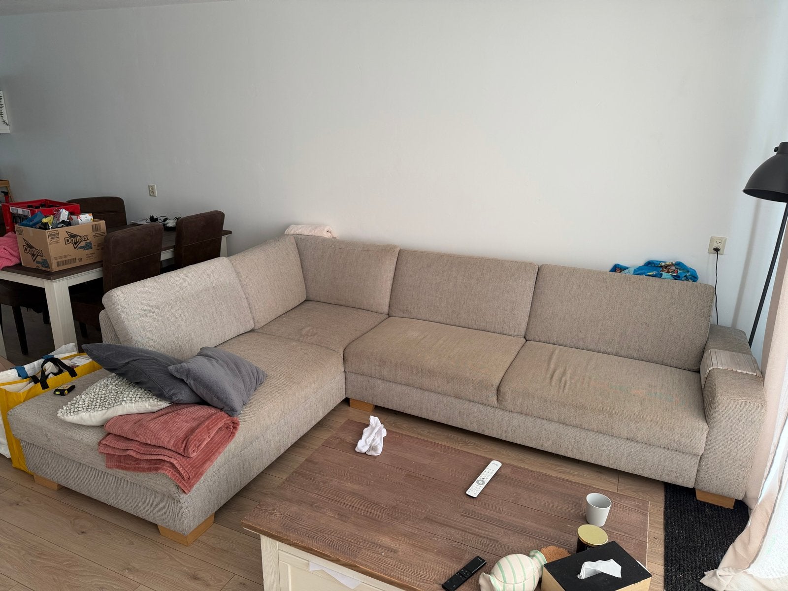 Comfortabele hoekbank, lichtgrijs, 6 tot 8 persoons, Huis en Inrichting, Banken | Bankstellen, Ophalen, Gebruikt, Hoekbank, 300 cm of meer