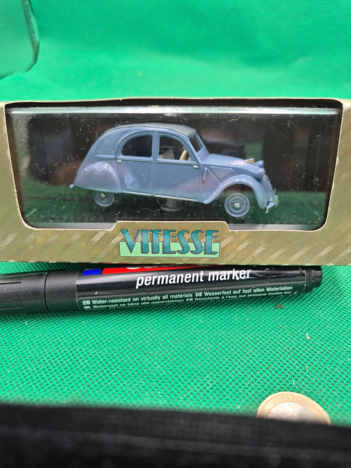 107 Citroen 2cv closed roof 1/43 Vitesse, Ophalen of Verzenden, Zo goed als nieuw, Auto, Overige merken