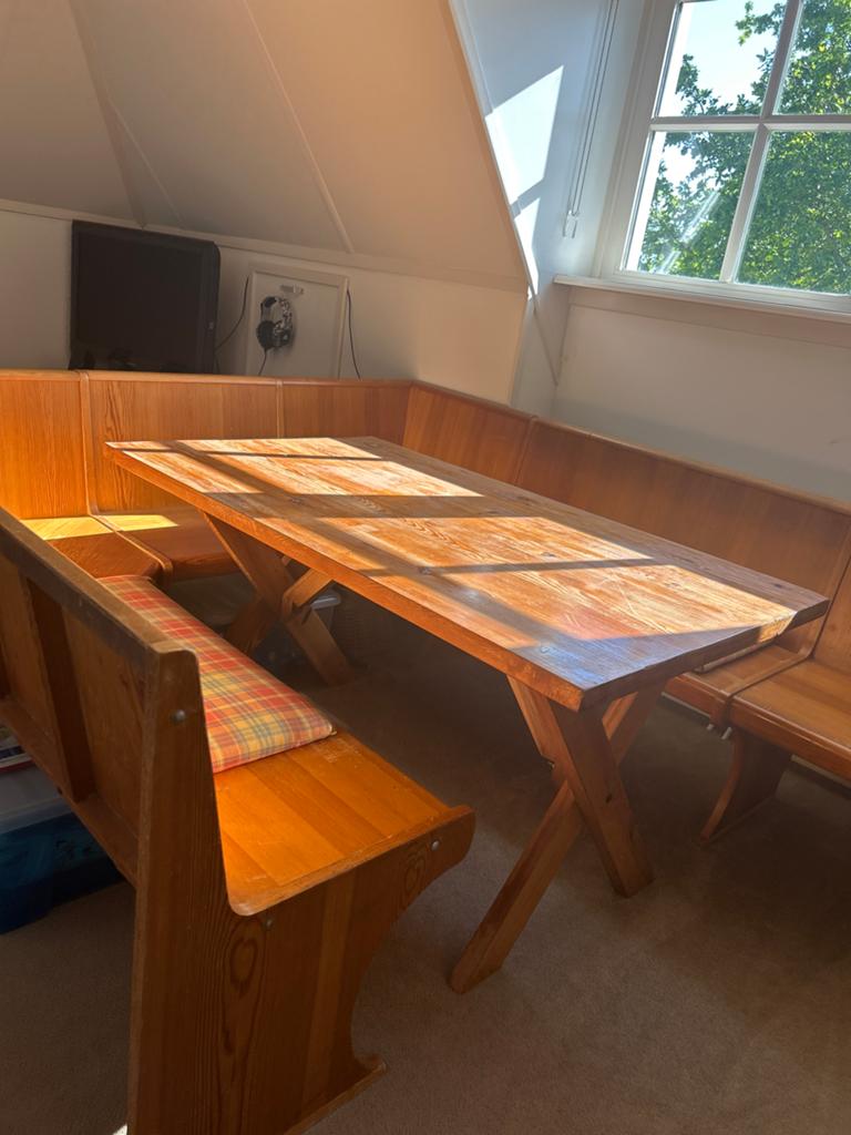 Houten eettafel met hoekbank - Gezellig en functioneel, Ophalen, Gebruikt, 150 tot 200 cm, 200 cm of meer