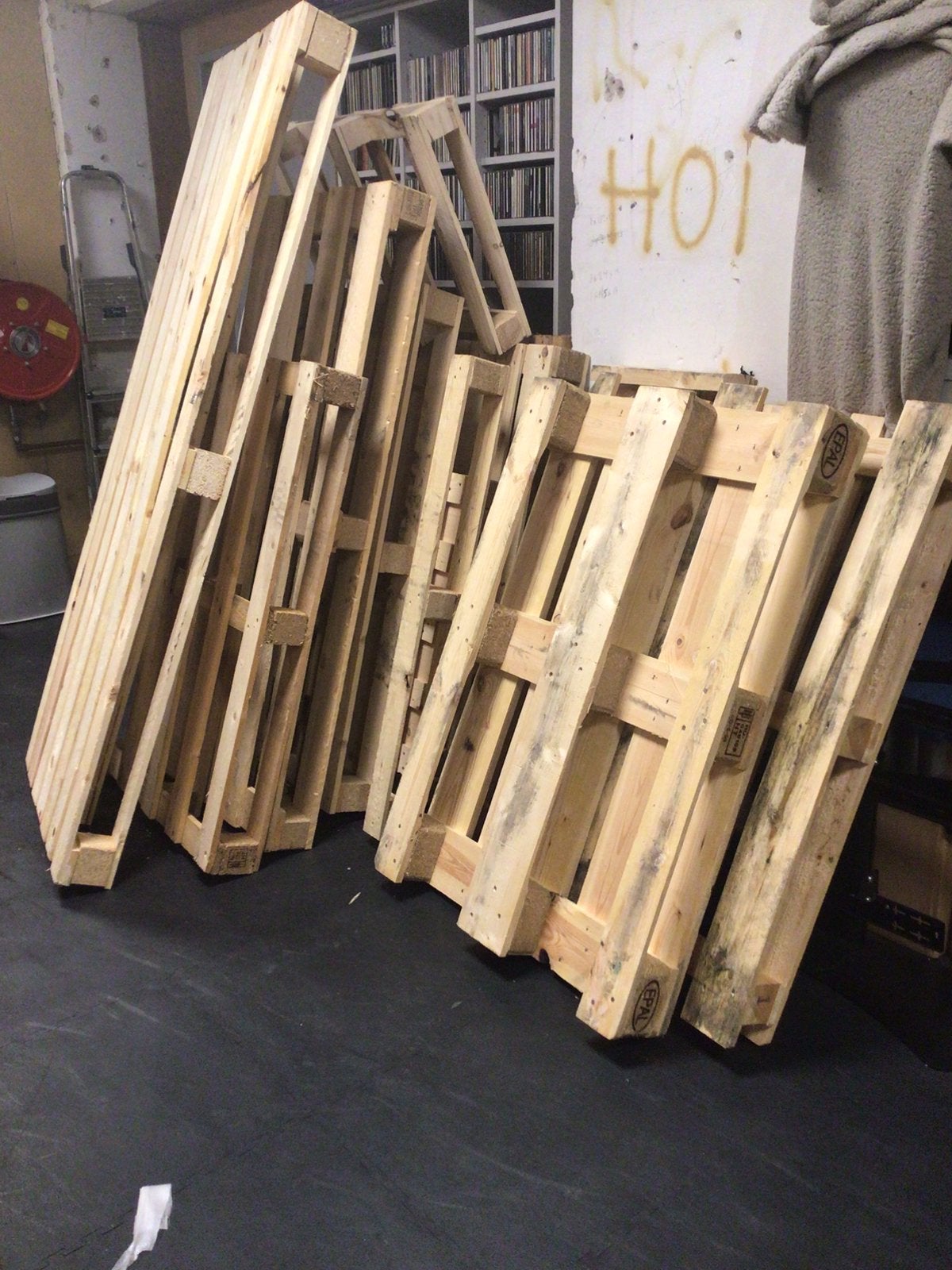 GRATIS AFHALEN PALLETS 13 stuks. Div. formaten, Gebruikt, Minder dan 25 mm, Pallet, Ophalen