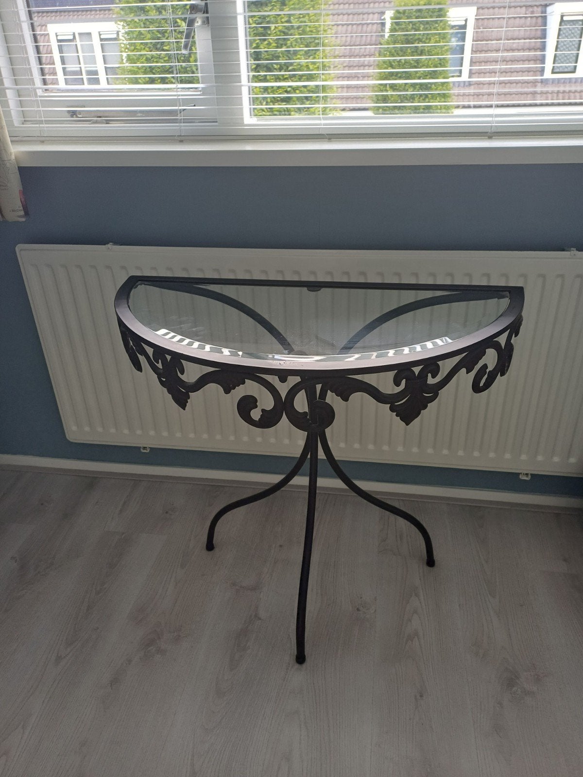 Mooi tafeltje met glasplaat, Huis en Inrichting, Ophalen, 50 tot 100 cm, Zo goed als nieuw, 25 tot 50 cm