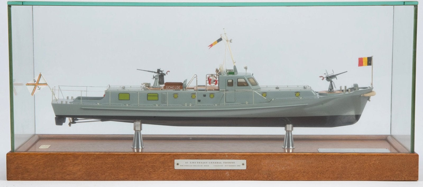 Schaalmodel van een Belgische snelboot militair museumstuk, Verzamelen, Ophalen of Verzenden, Zo goed als nieuw, Kaart, Foto of Prent