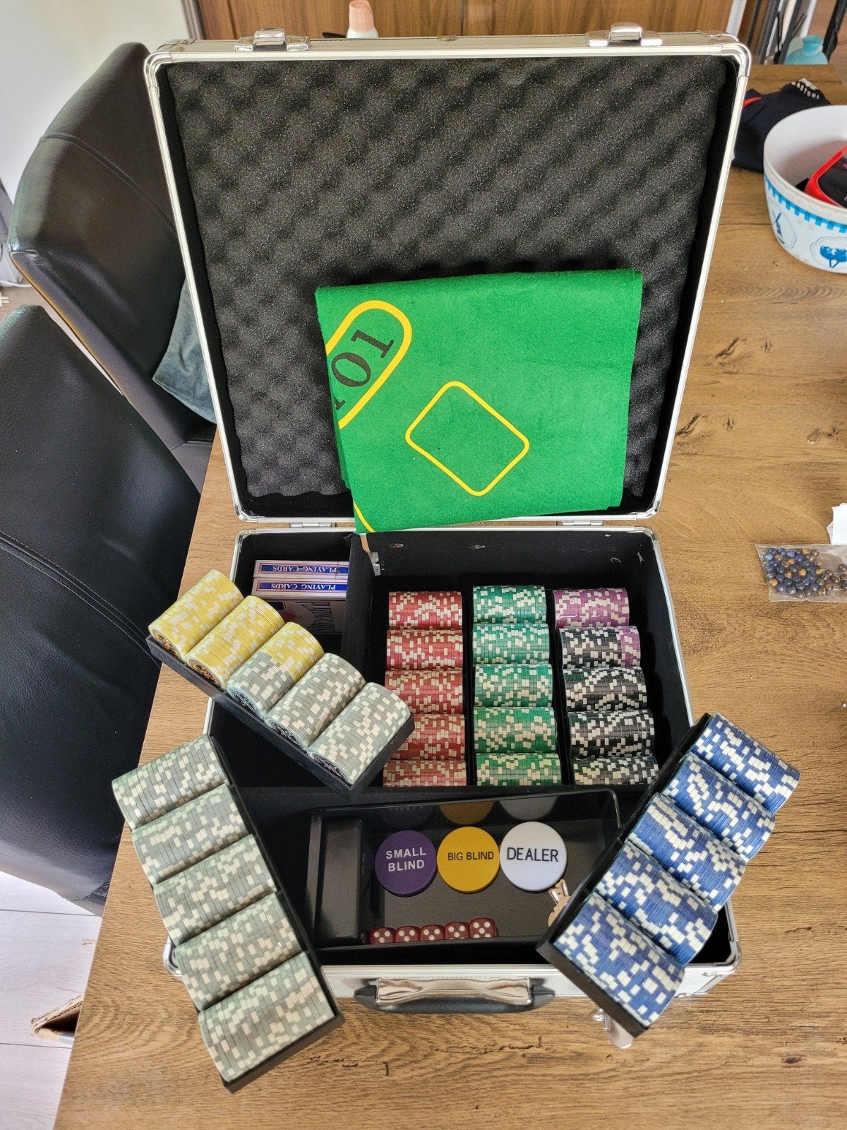 Gloednieuwe pokerset met extra's! Met waardeopdruk!, Hobby en Vrije tijd, Een of twee spelers, Ophalen of Verzenden, Nieuw